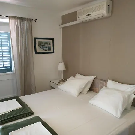 アパート Saul ツァヴタット