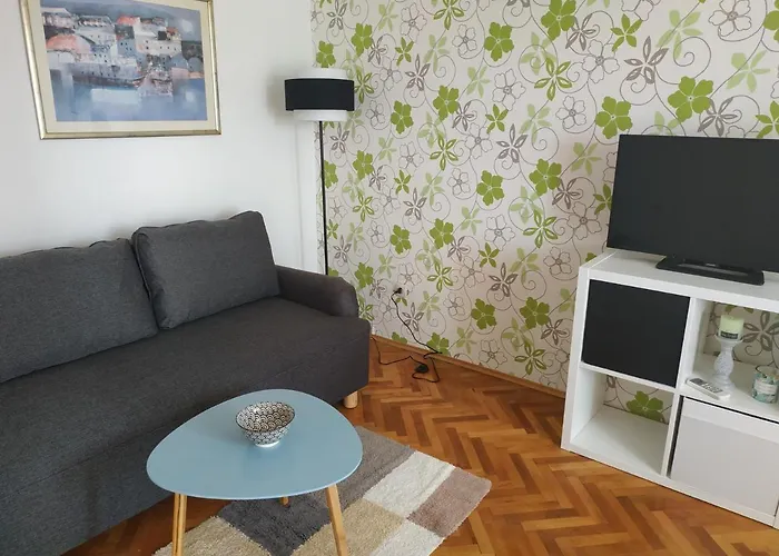 Saul Apartment *