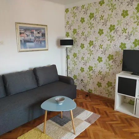 Saul Apartment *